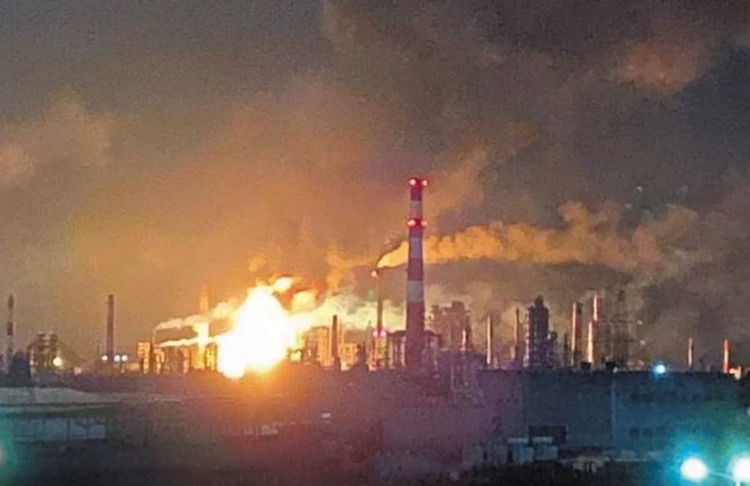 Наслідки українських ударів по НПЗ: Росія виплатила нафтовим компаніям майже $ 10 млрд