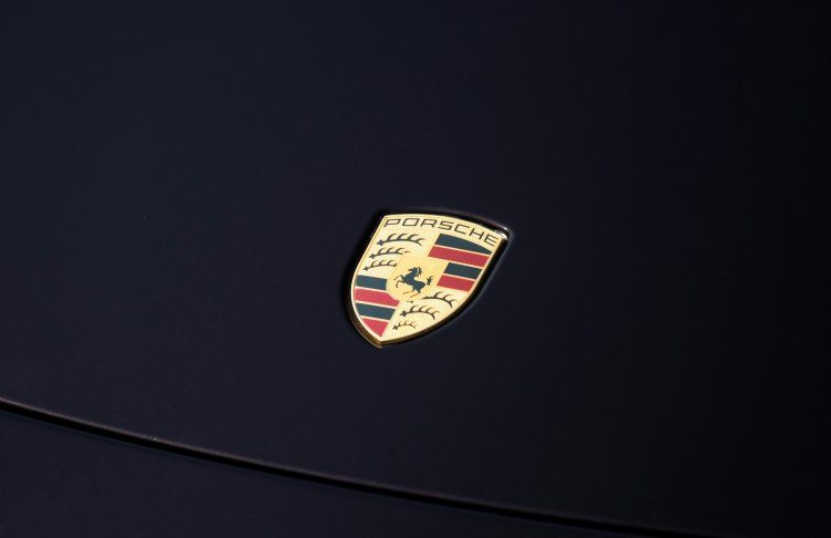 Угода на 1,25 млрд євро: Porsche продає свій IT-бізнес індійській Tata заради інтеграції ШІ