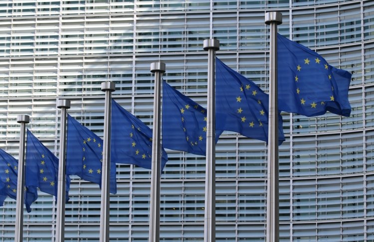 ЄС готує рекордний пакет санкцій проти 1600 компаній, що допомагають Росії у війні
