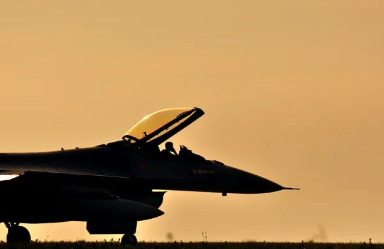 Україна отримала нові мобільні тренажери для підготовки пілотів F-16