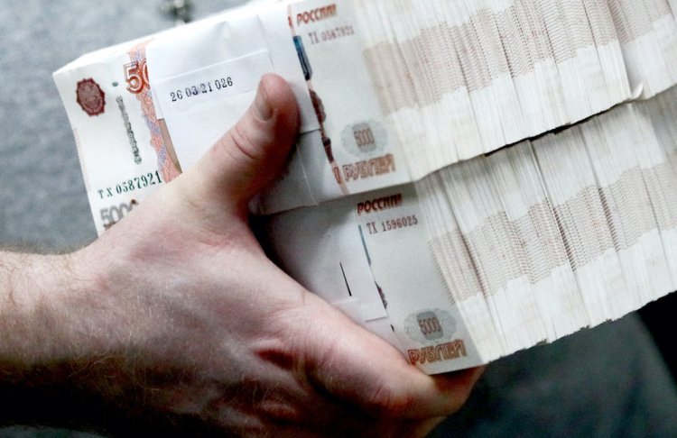 Росіяни виносять готівку з банків зі швидкістю 166 мільйонів доларів на день