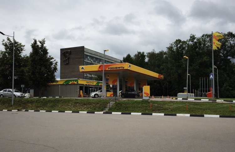 Криза дісталася Сибіру: після ударів українських дронів виробництво бензину в РФ впало на 25%