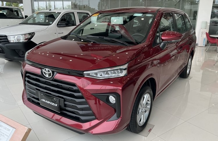 Ринок нових авто в Україні обвалився на 31%: Toyota очолила продажі у серпні