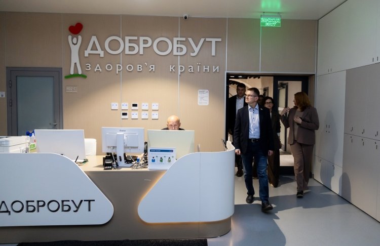 Дружина ексглави Офісу президента придбала частку мережі клінік 