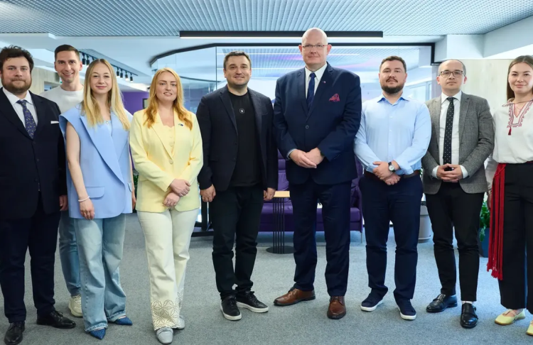 Starlink, ШІ та захист даних: Україна та Польща розширюють цифрове партнерство