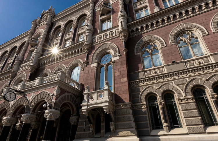У НБУ пояснили, чому ломбарди стали прибутковішими, а кредитні спілки скоротили активи