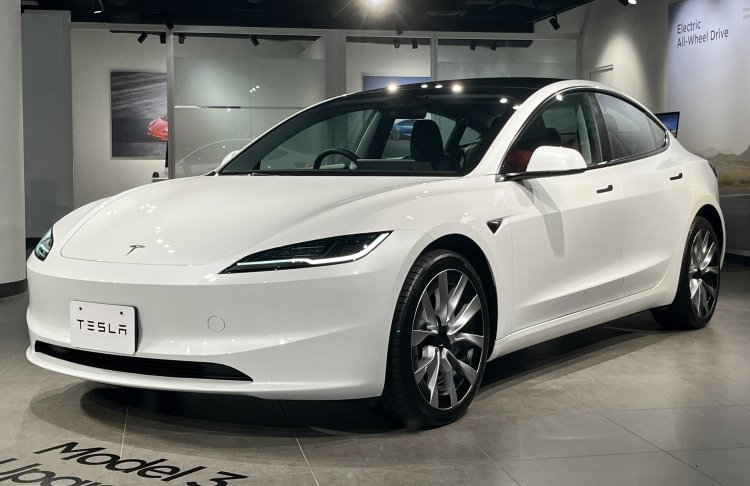 Tesla повернула перше місце на ринку електромобілів, посунувши китайського гіганта BYD