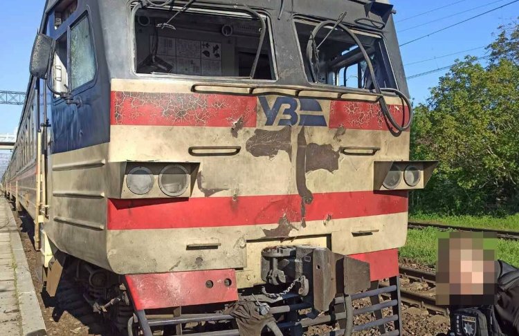 Росія вдарила дроном по тепловозу 