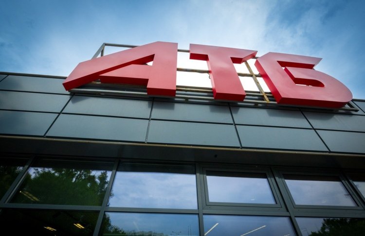 Російська армія атакувала продуктові склади АТБ у Дніпрі