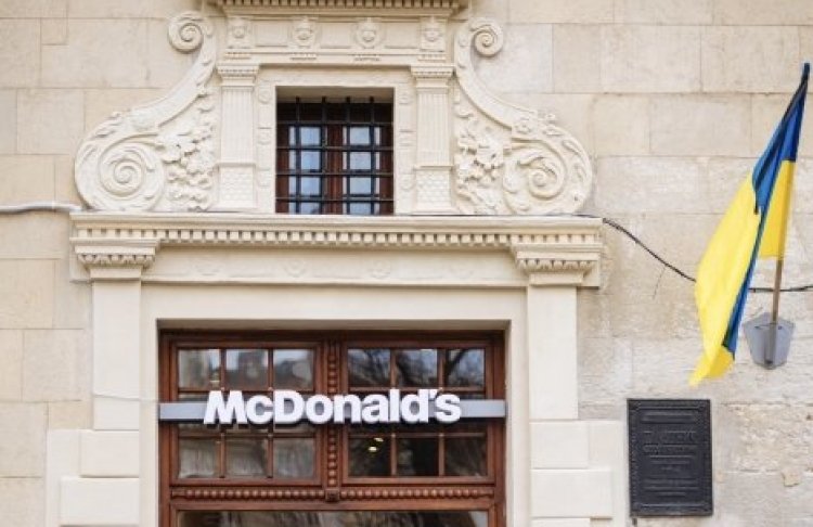 Конфлікт навколо McDonald's у центрі Львова: що вимагають мешканці та що обіцяє компанія