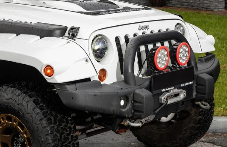 Автовиробник попередив власників Jeep про дефект: машини можуть спалахнути