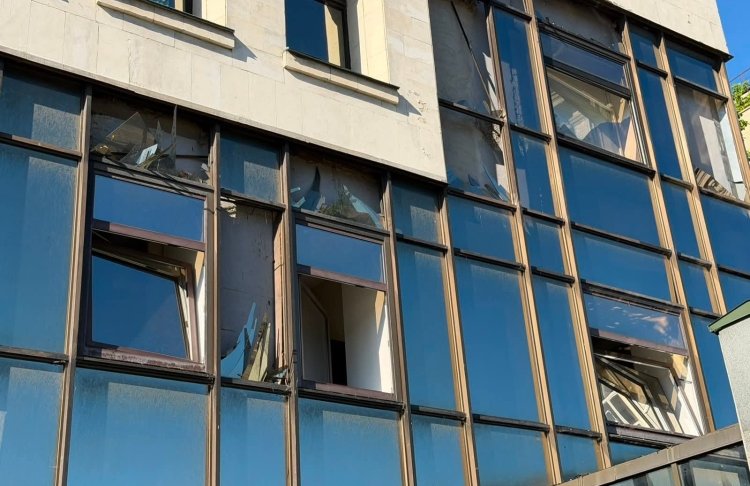 У Києві пошкоджена будівля Вищого антикорупційного суду внаслідок російського обстрілу