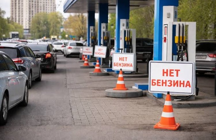 Росія платить мільярди НПЗ щоб стримати ціни на бензин