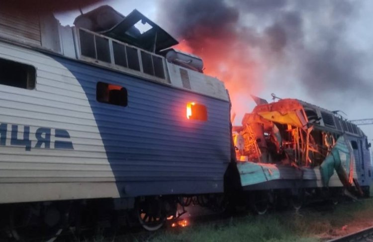 Російська армія вдарила дронами по залізниці: пошкоджено локомотиви