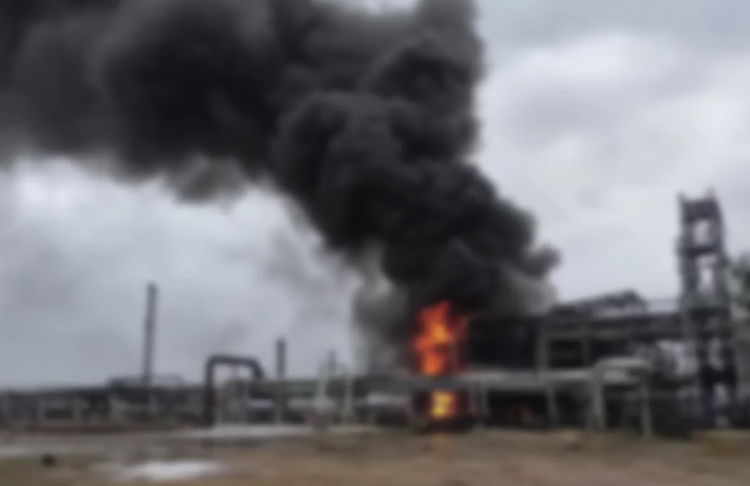 Росія атакувала видобувні об’єкти “Нафтогазу” у трьох областях: здійнялися масштабні пожежі