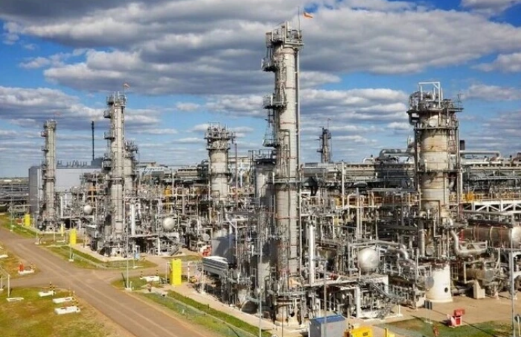 ЄС ввів санкції проти єдиного нафтопереробного заводу в Грузії через російську нафту
