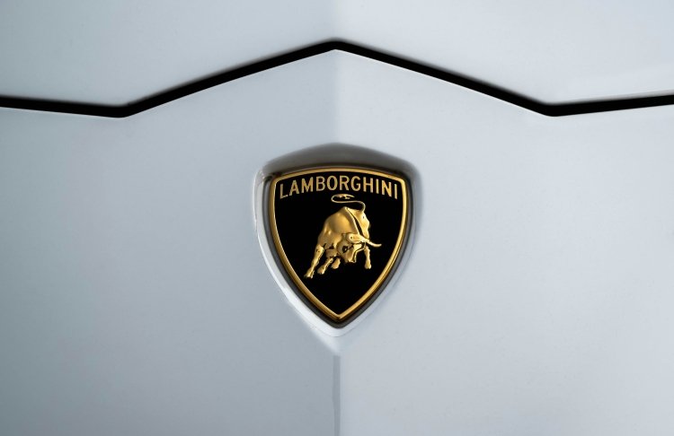 Прибуток Lamborghini у першому півріччі впав через мита та геополітичну нестабільність
