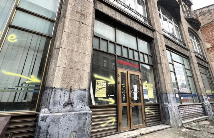 У Львові відреставрують колишні залізничні каси: там відкриють книгарню