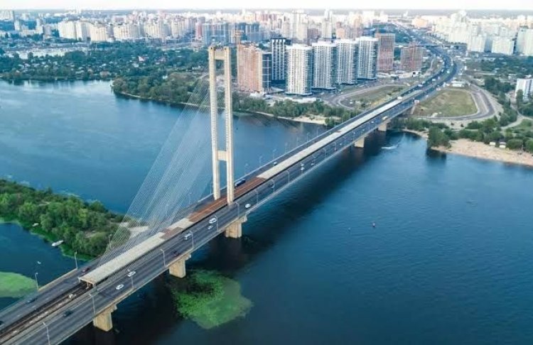 У Києві знову частково перекриють рух Південним мостом: схема обмежень