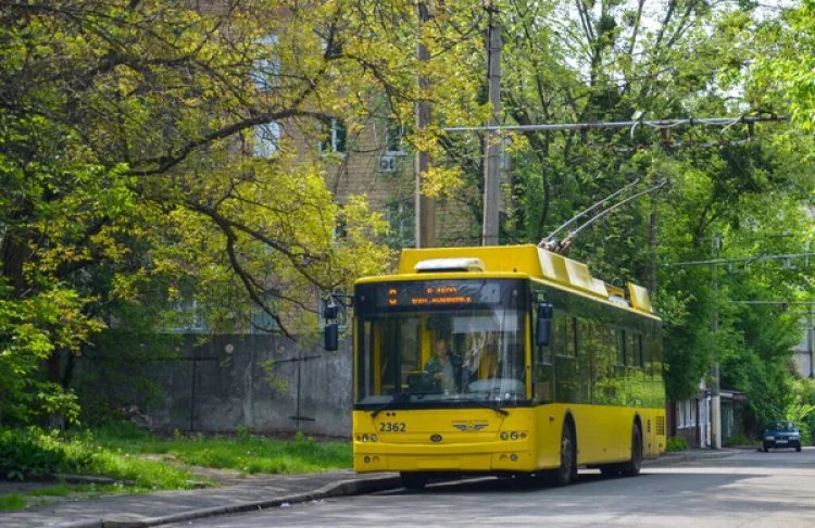 Наслідки ударів РФ по дата-центрах: киян попередили про перебої з оплатою проїзду