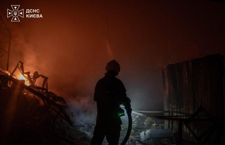 Готуємося до відключень: Росія здійснила масовану комбіновану атаку на енергетику – прем’єр Корецький