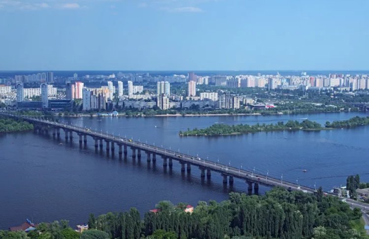 Обмеження руху в Києві під час тривоги: які мости перекрито