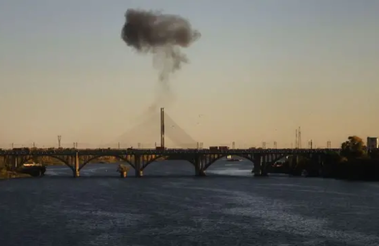 У Києві два мости перекриватимуть під час тривоги