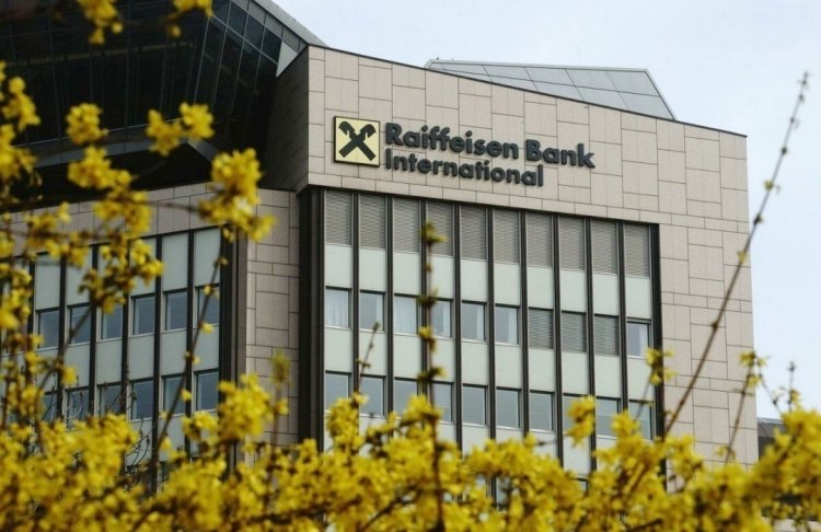 Глава Raiffeisen заявив про готовність вийти з Росії 