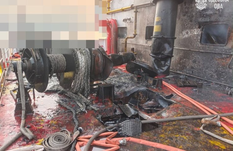 Росія вдарила по цивільному судну в Чорному морі: є загиблий та поранені