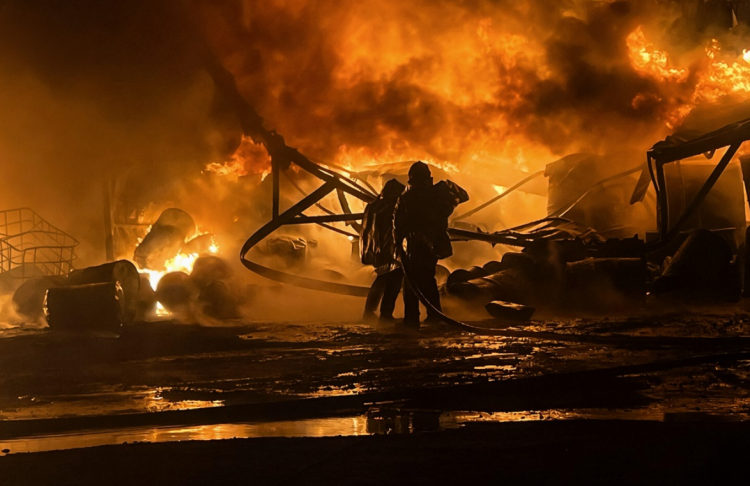 Російські дрони знищили виробництво мастильних матеріалів на Київщині