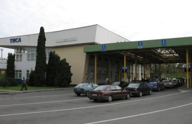 На кордоні з Угорщиною тимчасово сповільнять оформлення авто