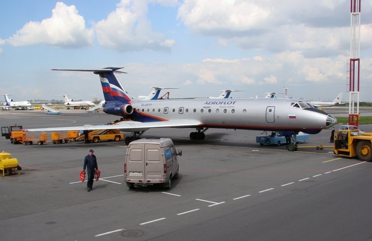 Україна планує масштабні удари дронів зі штучним інтелектом по російських аеропортах