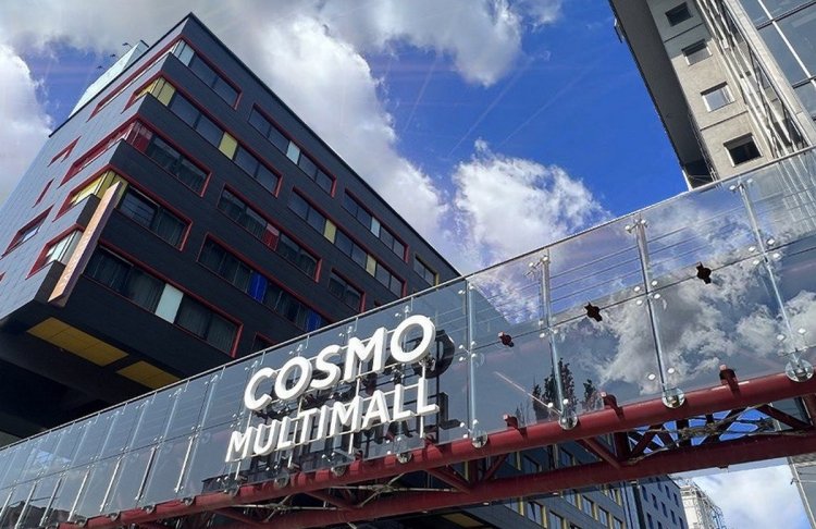 У Києві після атаки РФ поступово відновлює роботу ТРЦ Cosmo Multimall: що вже працює