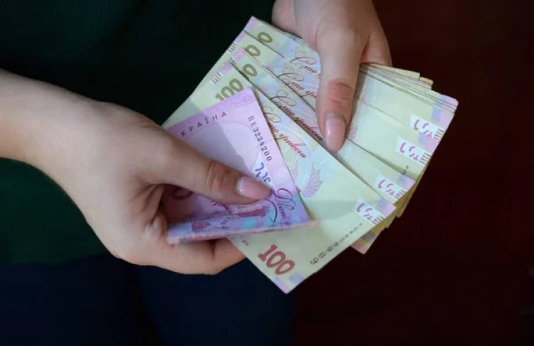 Середня зарплата в Україні знову зросла: у яких регіонах платять майже 50 тисяч
