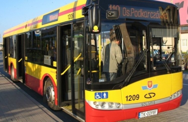 Поляки зібрали понад 6 млн грн на автобуси для Вінниці, які заблокували депутати
