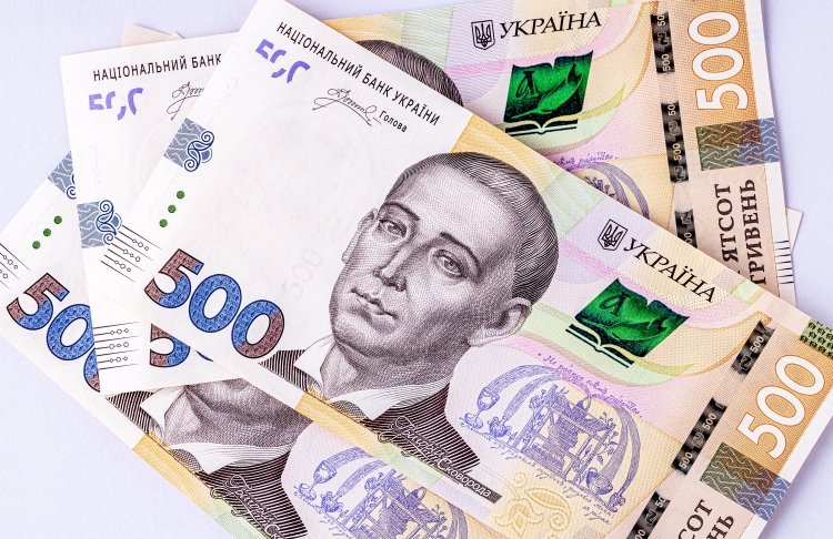 Оклади працівників культури зростуть на 70%: хто і коли отримає вищі зарплати