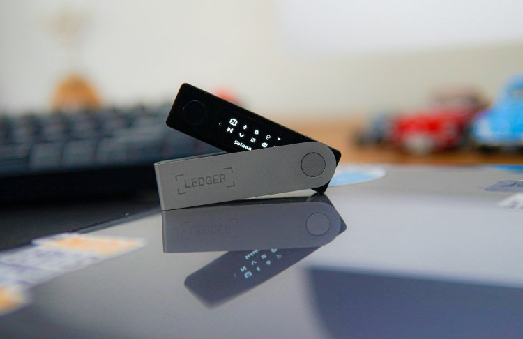 Шахраї викрали $90 млн у криптовалюті з криптогаманців Ledger через шпигунські чипи