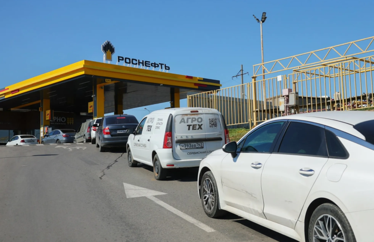 Бензину АІ-95 немає на майже 80% російських заправок